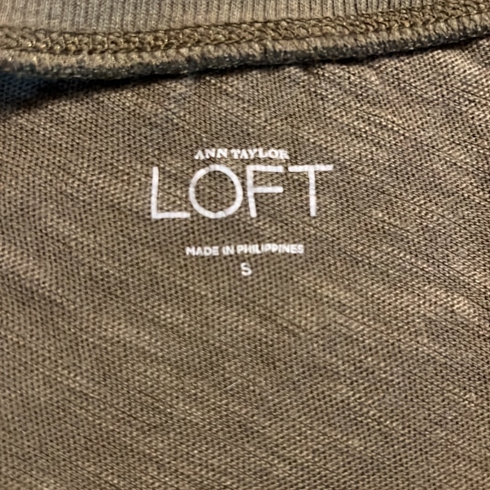 Am Taylor Loft sweatshirt‎ - Picture 3 of 3